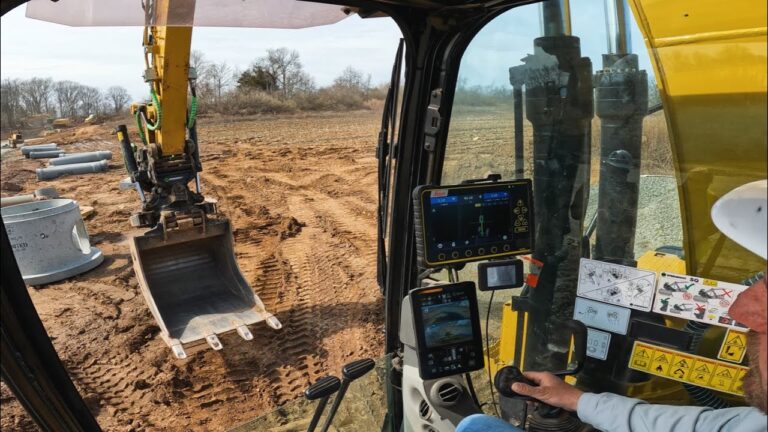 Video: How New Heavy Equipment Operators Achieve PERFECT Grade